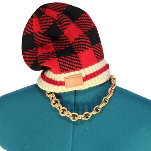 P136. NWOT Buffalo Plaid Fleece Lined Canada Toque